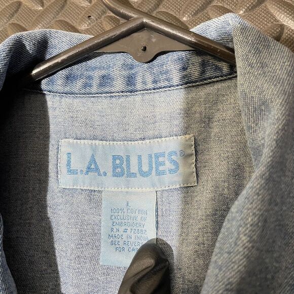 L.A. Blue Western Embroidered Floral Denim Button Up Blue Vest Women's Size L - Picture 2 of 5